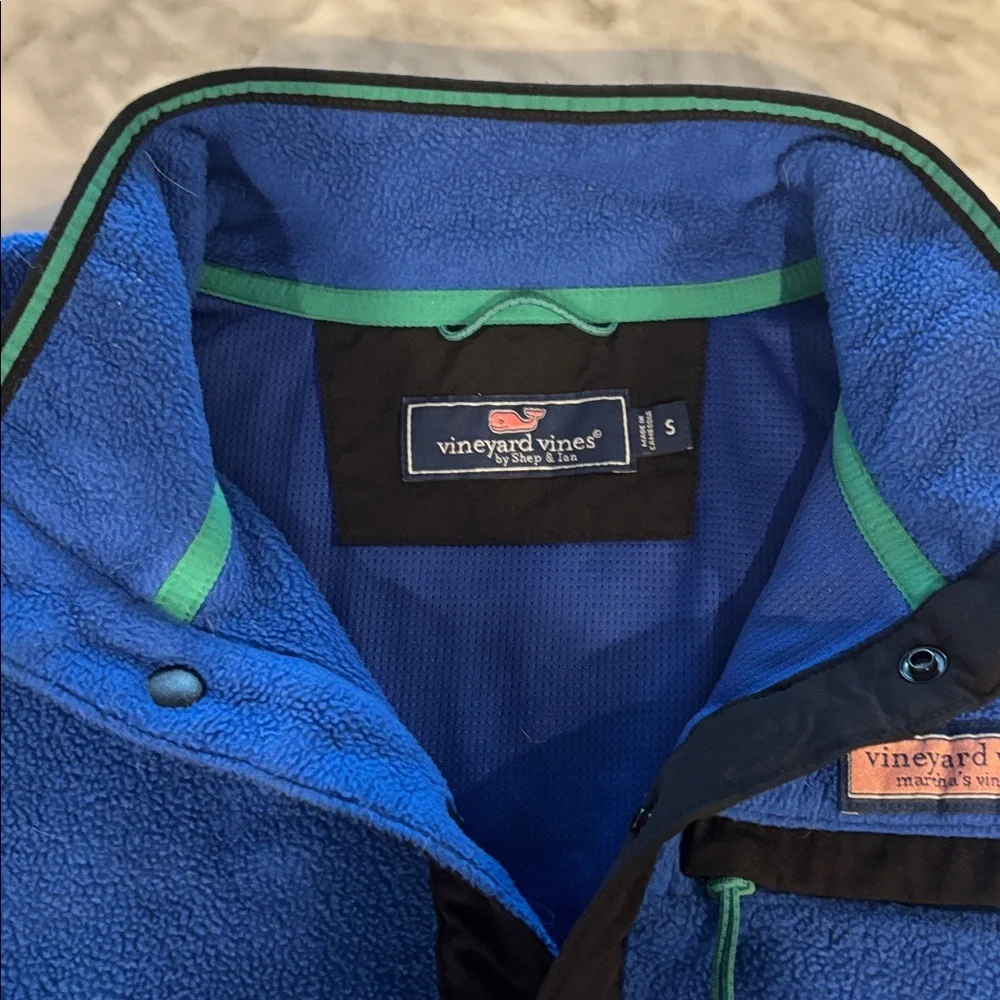Vineyard Vines Blue Fleece with Black Trim